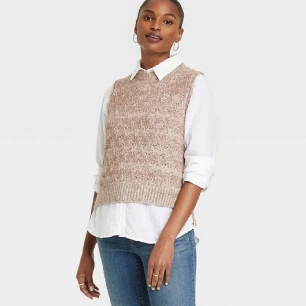 NWOT Universal Thread Sweater Vest Size Medium